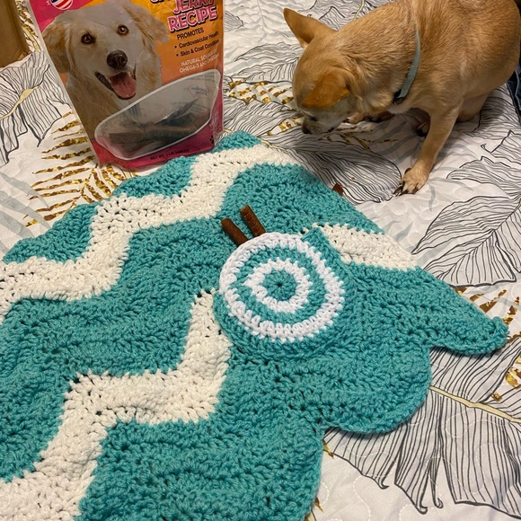 Dog Blanket with Treat Pouch, Pet Lovey, Cat Blanket, Nesting, Security - Picture 3 of 3